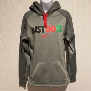 Nike women’s therma-fit hoodie xs